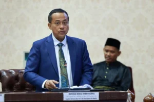 Ahmad Samsuri Mokhtar pemimpin negeri Terengganu Malaysia