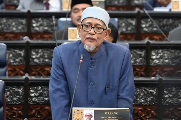 Tan Sri Dato' Seri Tuan Guru Haji Abdul Hadi Awang berucap di Dewan Rakyat sebagai Ahli Parlimen Marang