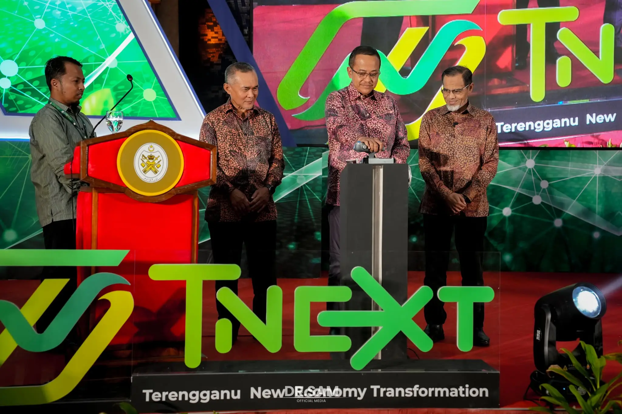 Dr Ahmad Samsuri ketika pelancaran Terengganu New Economy Transformation TNEXT